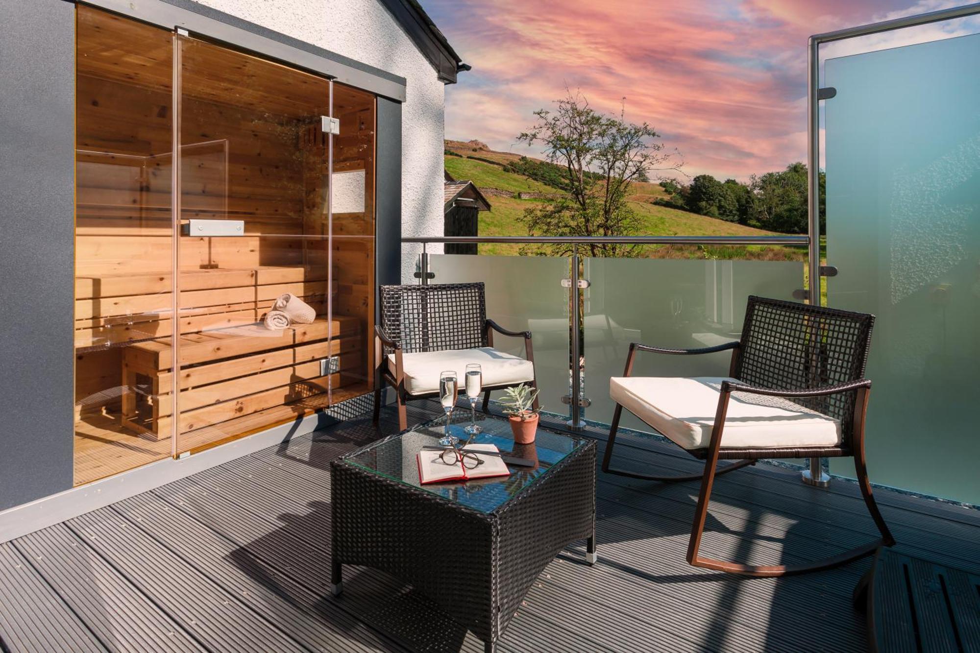 Aphrodites Group - Luxury Hot Tub Suites In Central Lake District! โบว์เนส ออน วินเดอเมียร์ ภายนอก รูปภาพ