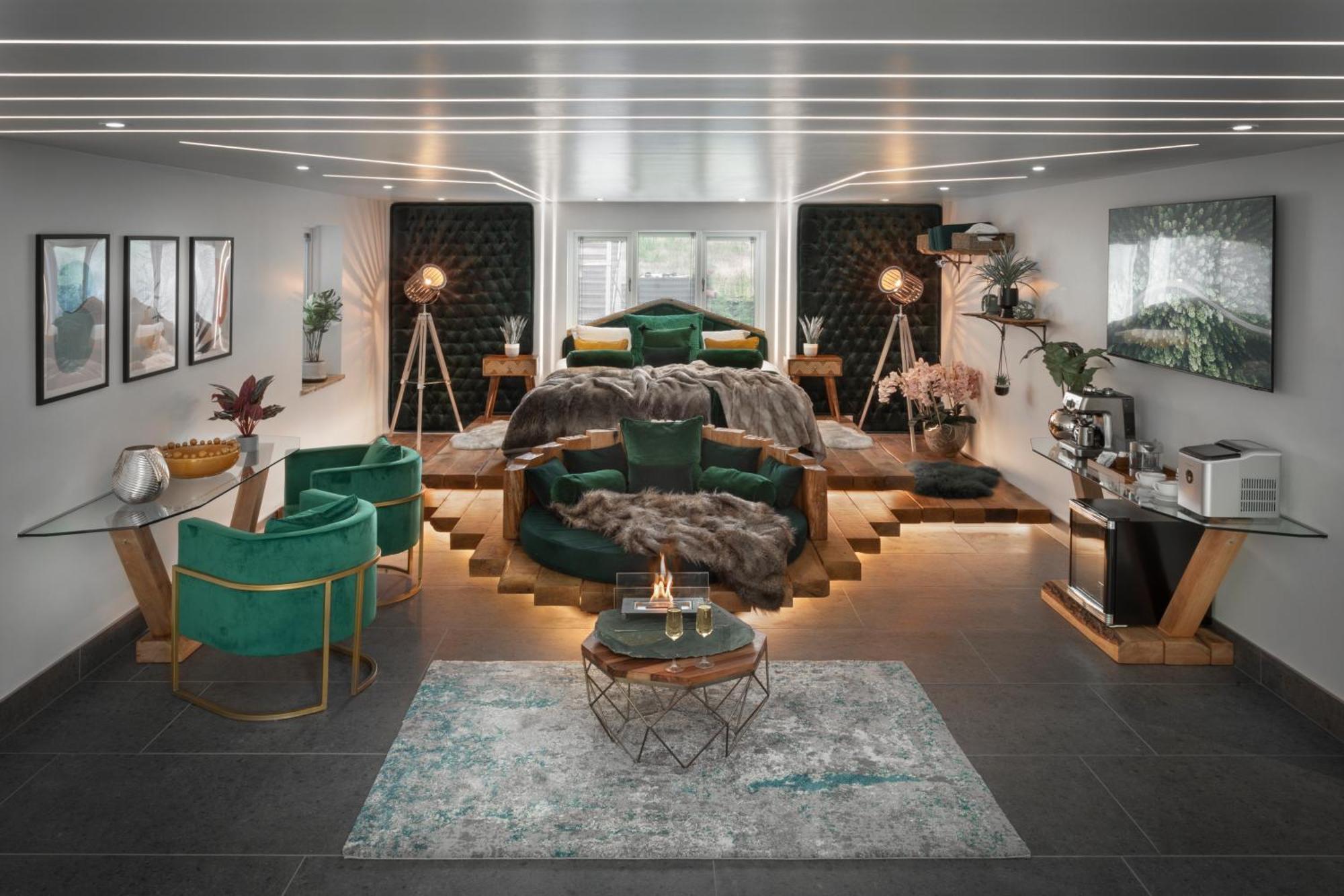 Aphrodites Group - Luxury Hot Tub Suites In Central Lake District! โบว์เนส ออน วินเดอเมียร์ ภายนอก รูปภาพ