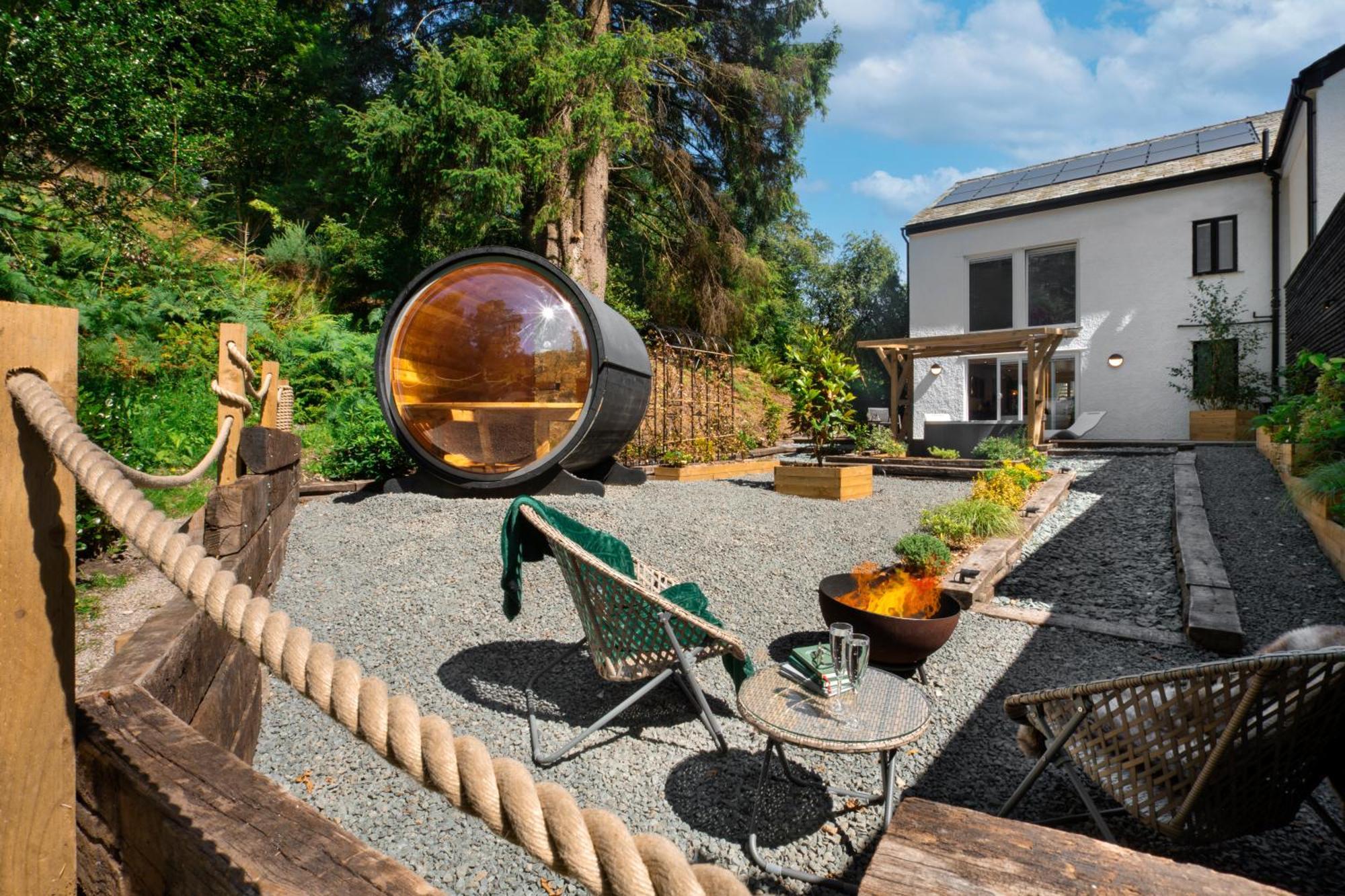 Aphrodites Group - Luxury Hot Tub Suites In Central Lake District! โบว์เนส ออน วินเดอเมียร์ ภายนอก รูปภาพ