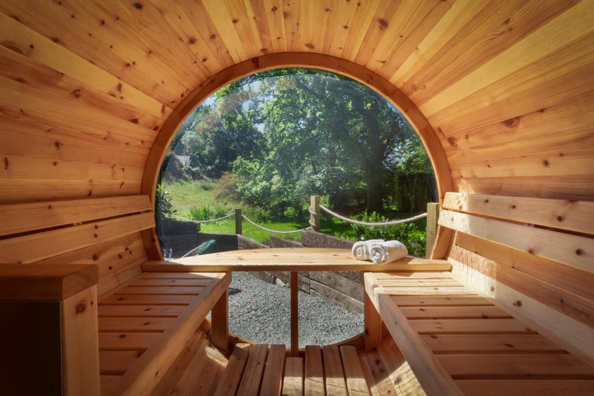 Aphrodites Group - Luxury Hot Tub Suites In Central Lake District! โบว์เนส ออน วินเดอเมียร์ ภายนอก รูปภาพ