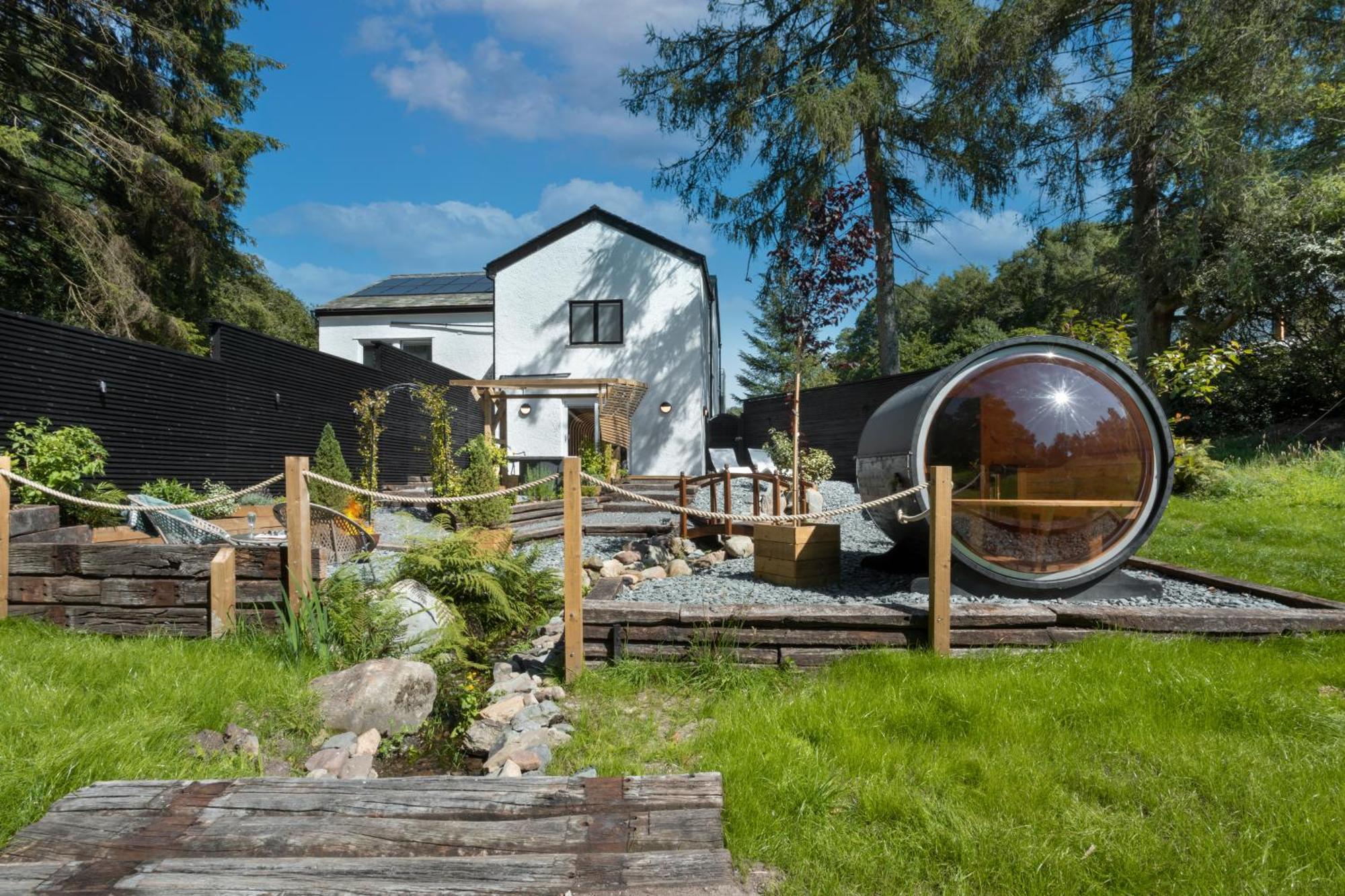Aphrodites Group - Luxury Hot Tub Suites In Central Lake District! โบว์เนส ออน วินเดอเมียร์ ภายนอก รูปภาพ