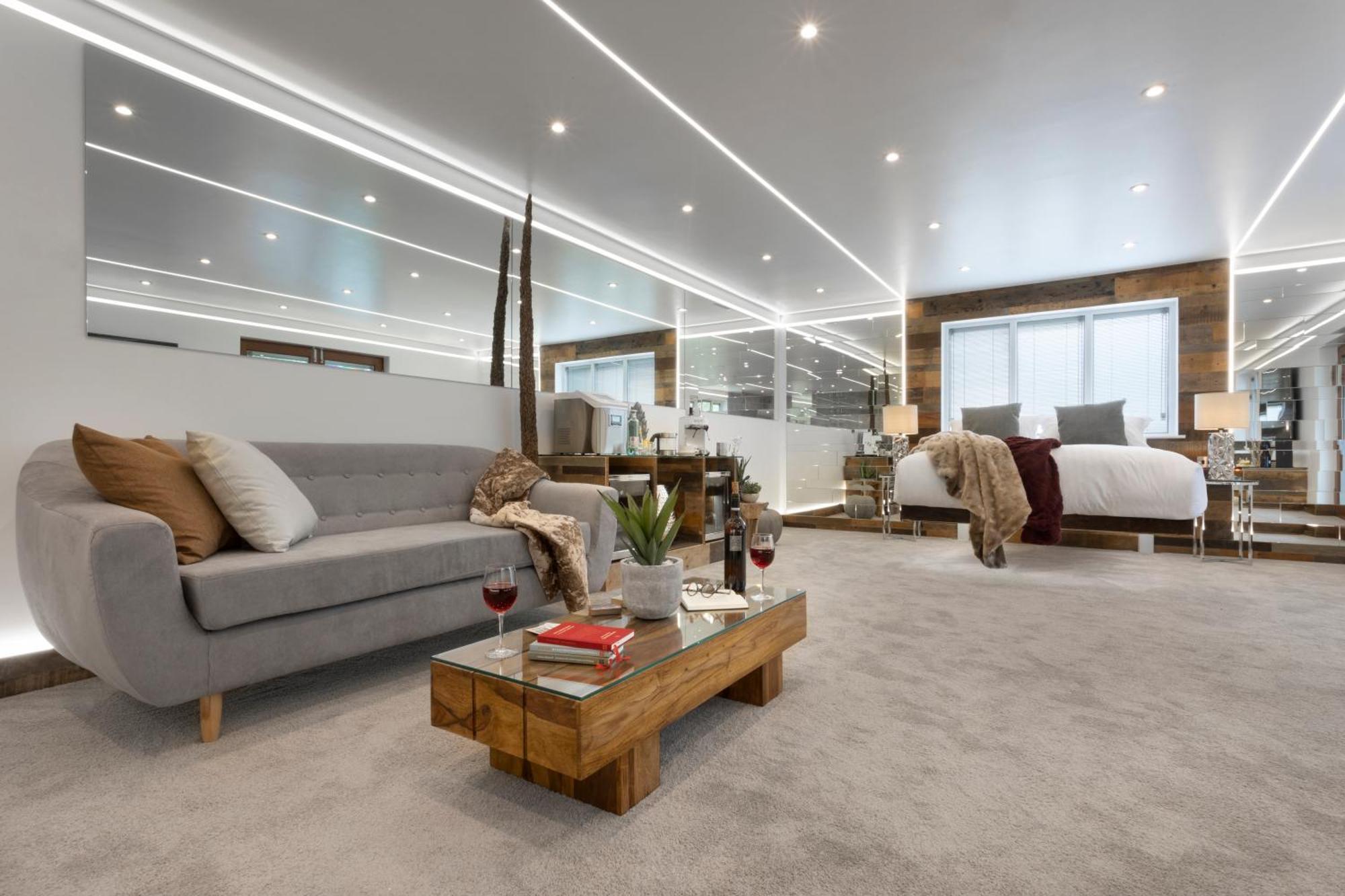 Aphrodites Group - Luxury Hot Tub Suites In Central Lake District! โบว์เนส ออน วินเดอเมียร์ ภายนอก รูปภาพ