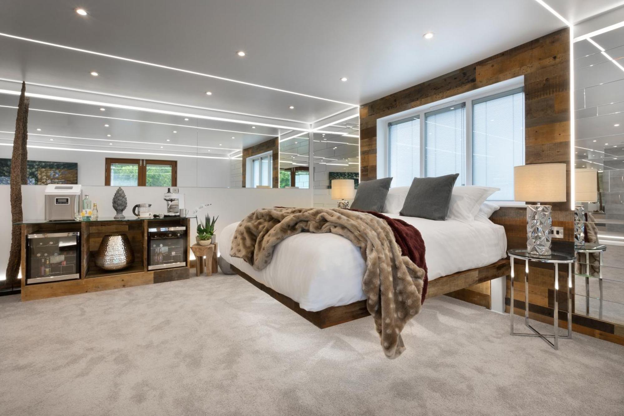 Aphrodites Group - Luxury Hot Tub Suites In Central Lake District! โบว์เนส ออน วินเดอเมียร์ ภายนอก รูปภาพ