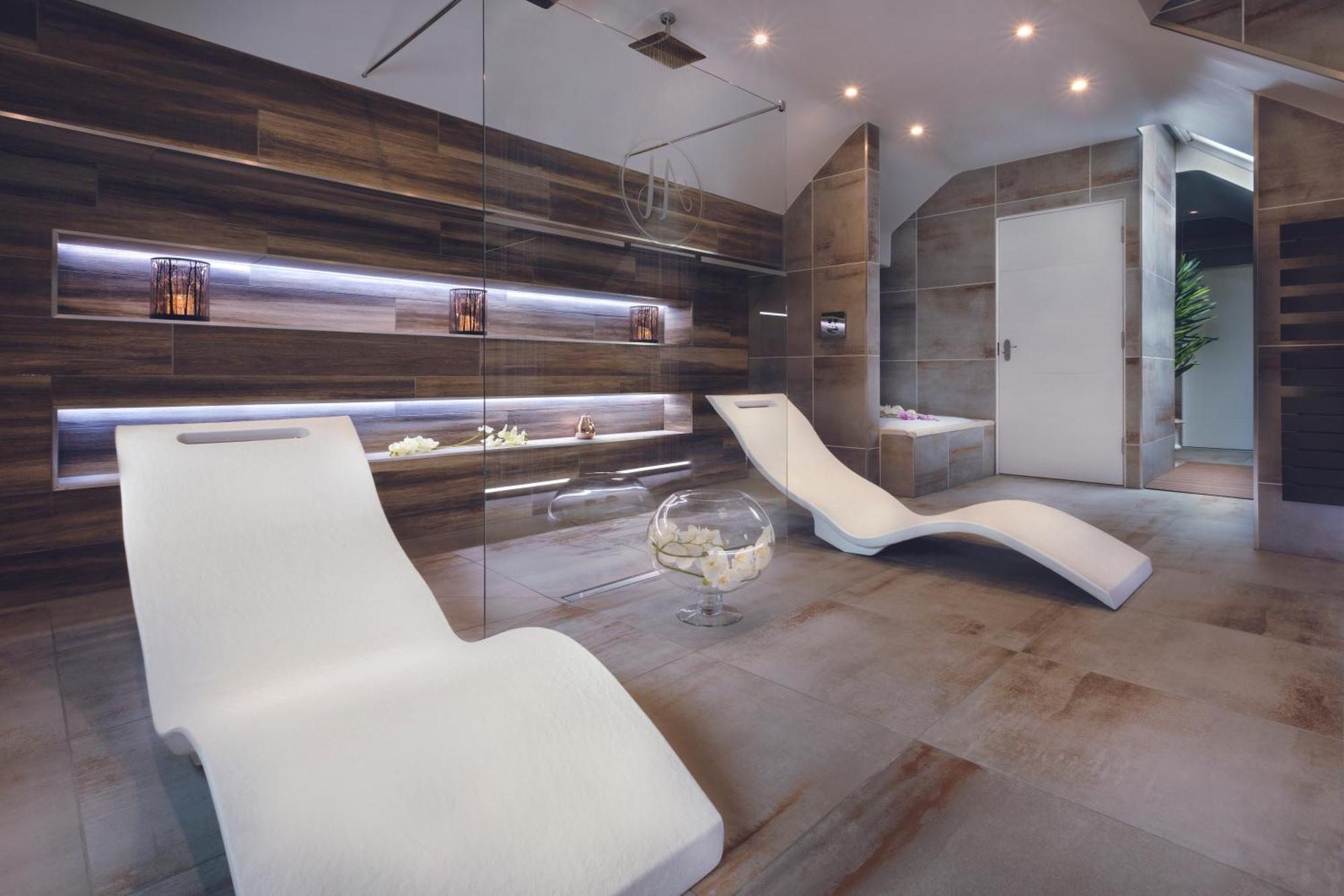 Aphrodites Group - Luxury Hot Tub Suites In Central Lake District! โบว์เนส ออน วินเดอเมียร์ ภายนอก รูปภาพ