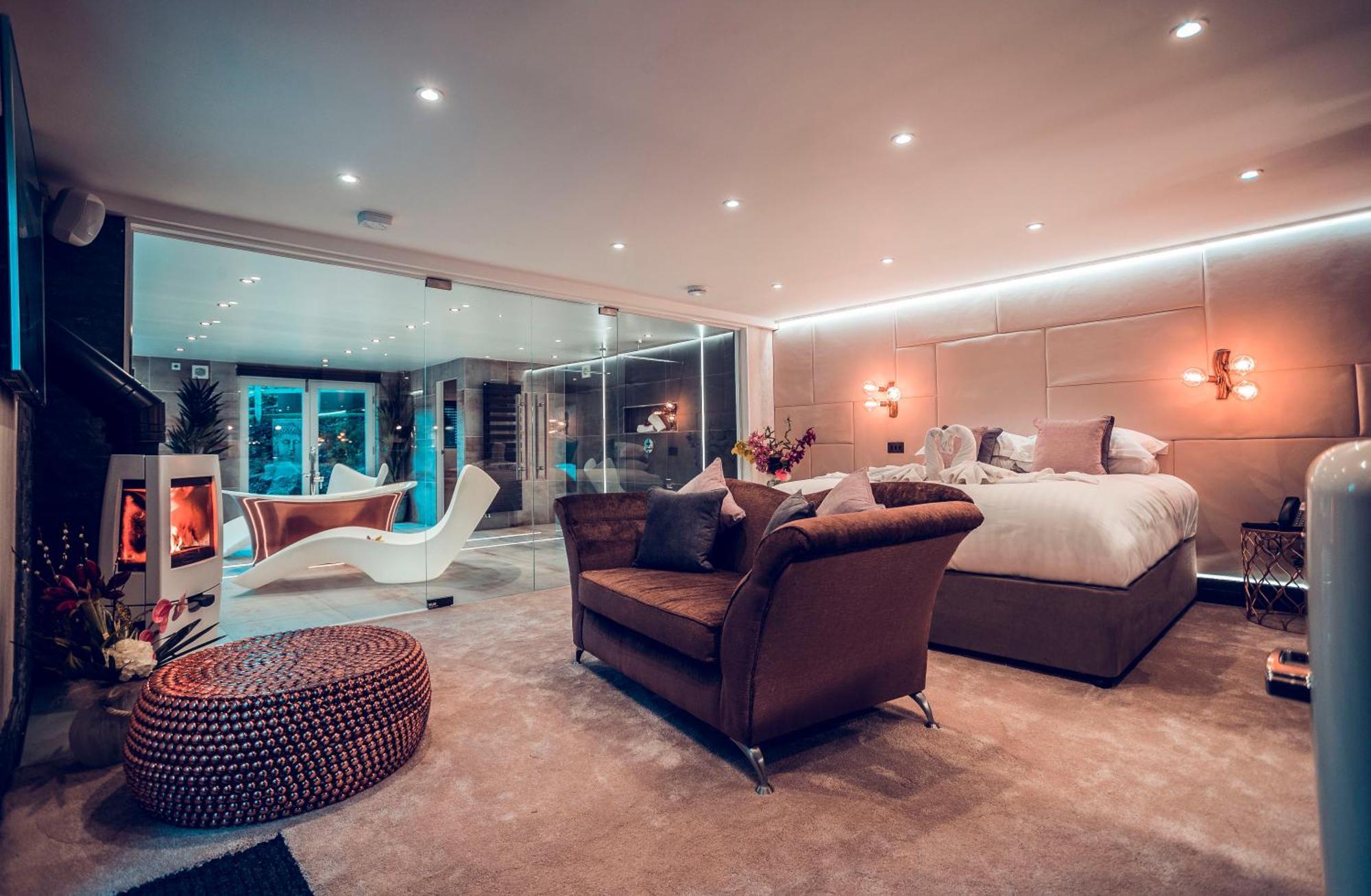 Aphrodites Group - Luxury Hot Tub Suites In Central Lake District! โบว์เนส ออน วินเดอเมียร์ ภายนอก รูปภาพ