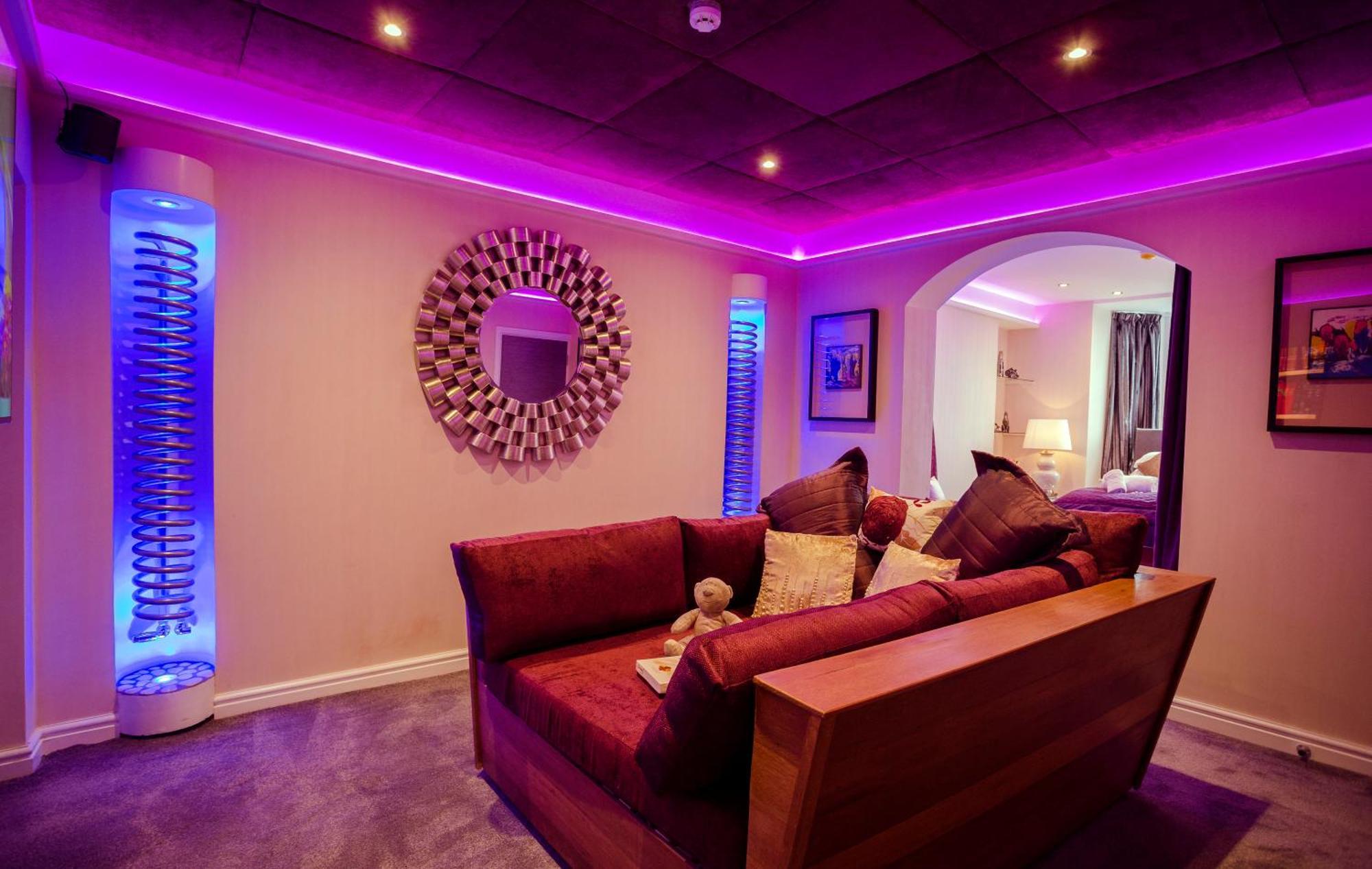 Aphrodites Group - Luxury Hot Tub Suites In Central Lake District! โบว์เนส ออน วินเดอเมียร์ ภายนอก รูปภาพ