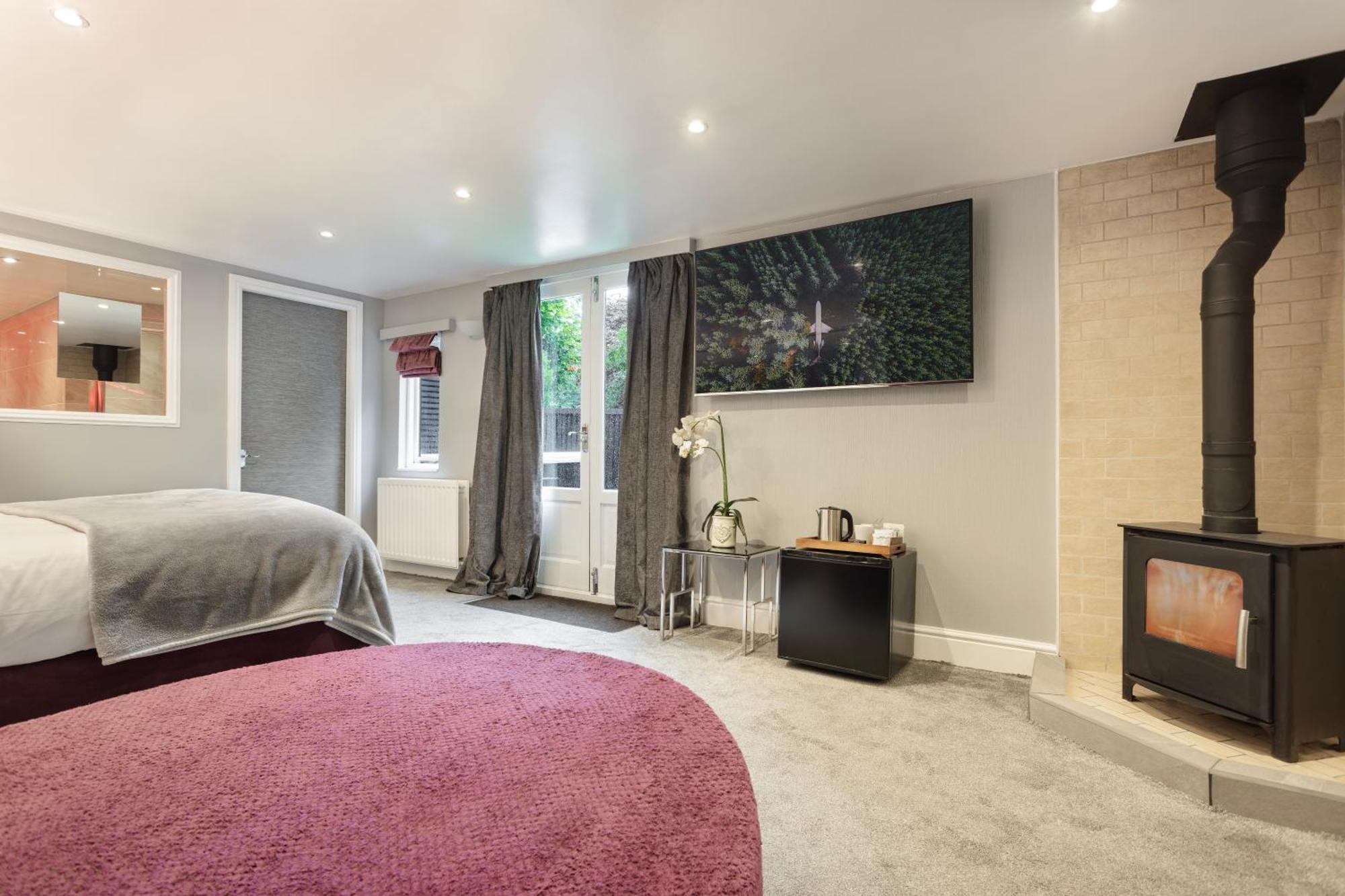 Aphrodites Group - Luxury Hot Tub Suites In Central Lake District! โบว์เนส ออน วินเดอเมียร์ ภายนอก รูปภาพ