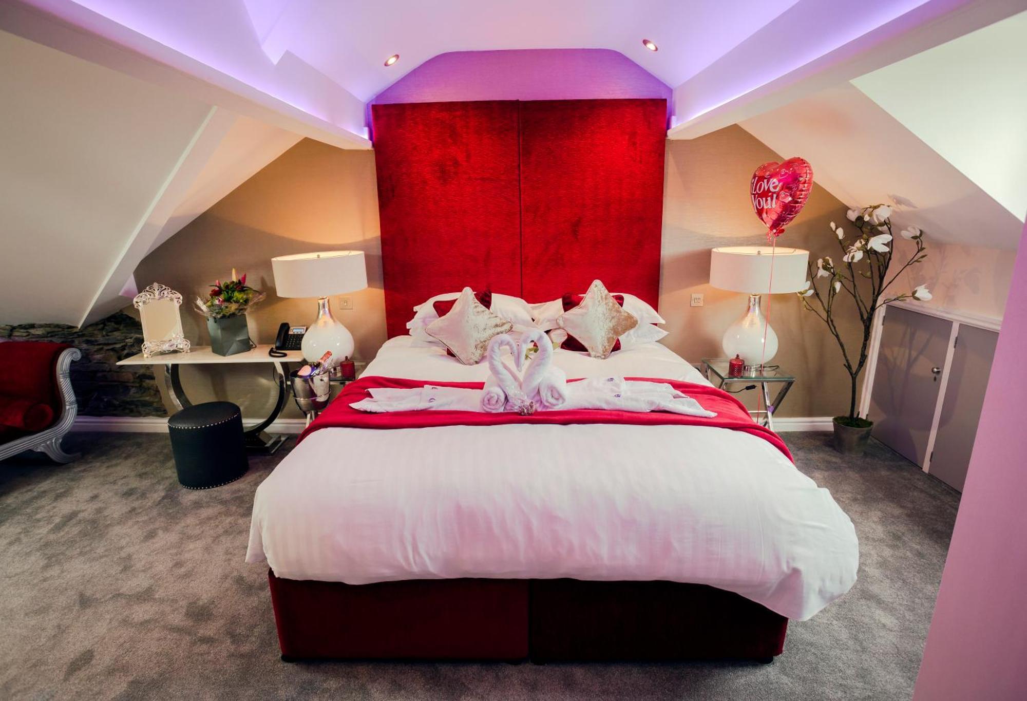 Aphrodites Group - Luxury Hot Tub Suites In Central Lake District! โบว์เนส ออน วินเดอเมียร์ ภายนอก รูปภาพ