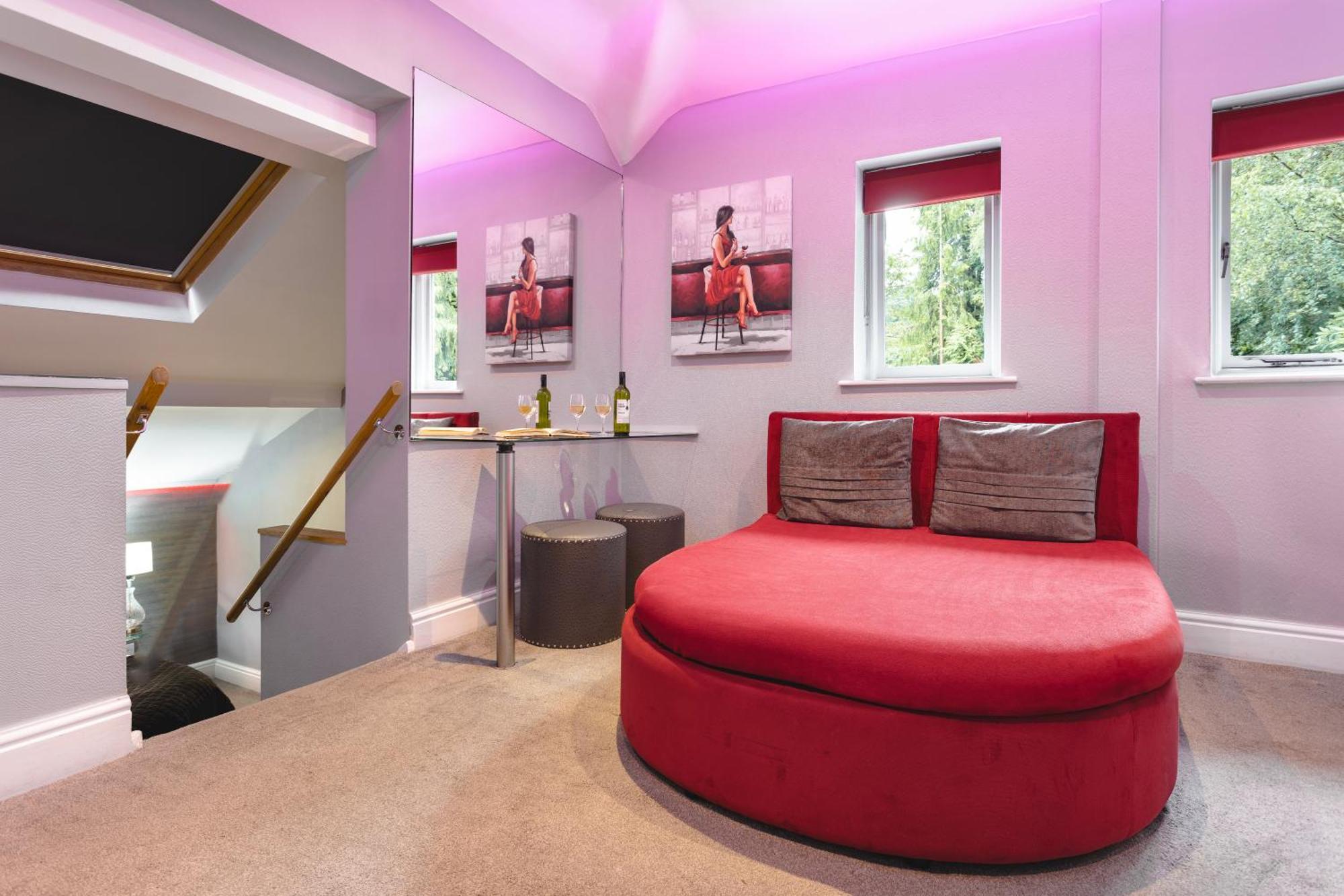 Aphrodites Group - Luxury Hot Tub Suites In Central Lake District! โบว์เนส ออน วินเดอเมียร์ ภายนอก รูปภาพ