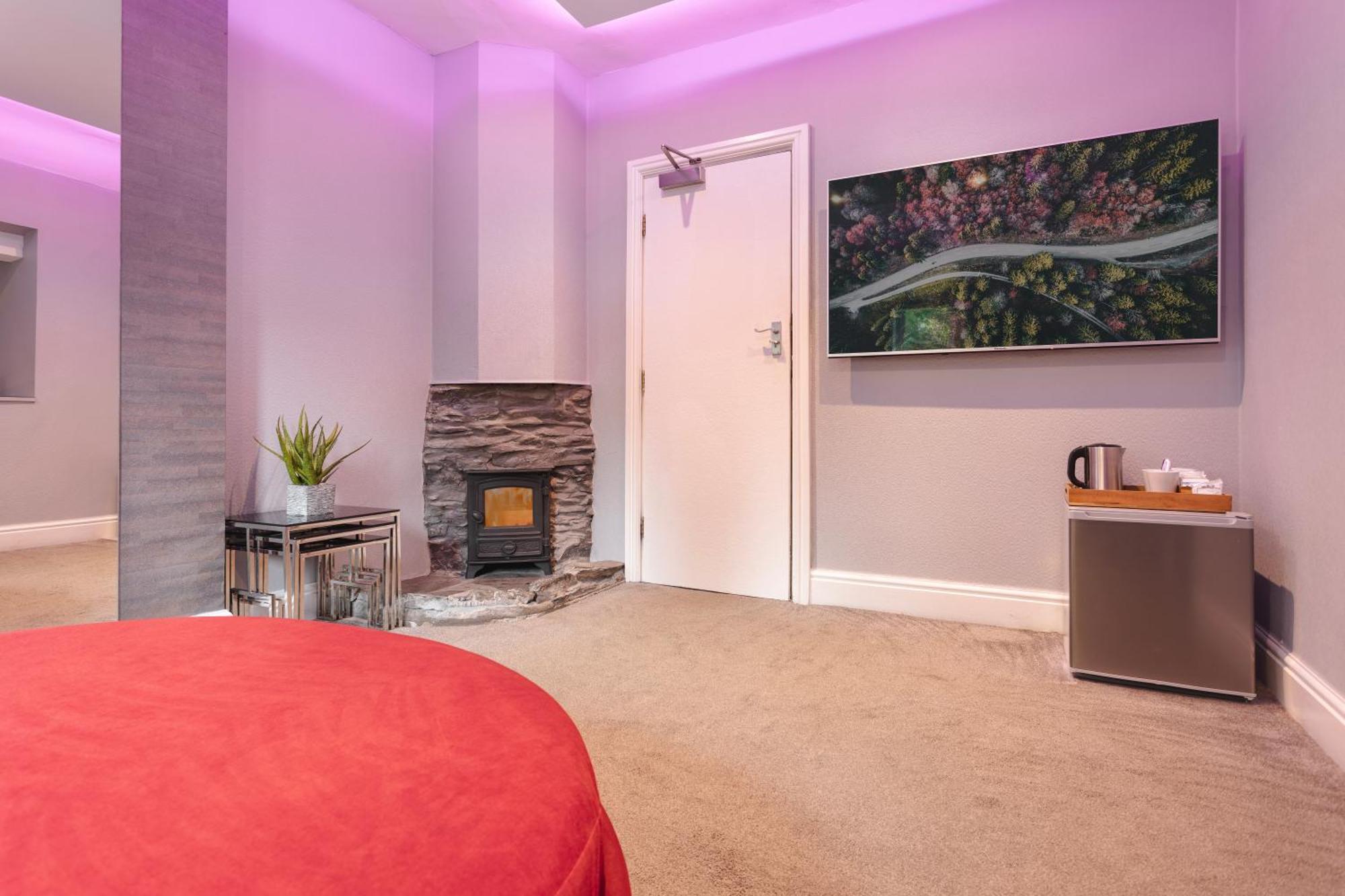 Aphrodites Group - Luxury Hot Tub Suites In Central Lake District! โบว์เนส ออน วินเดอเมียร์ ภายนอก รูปภาพ
