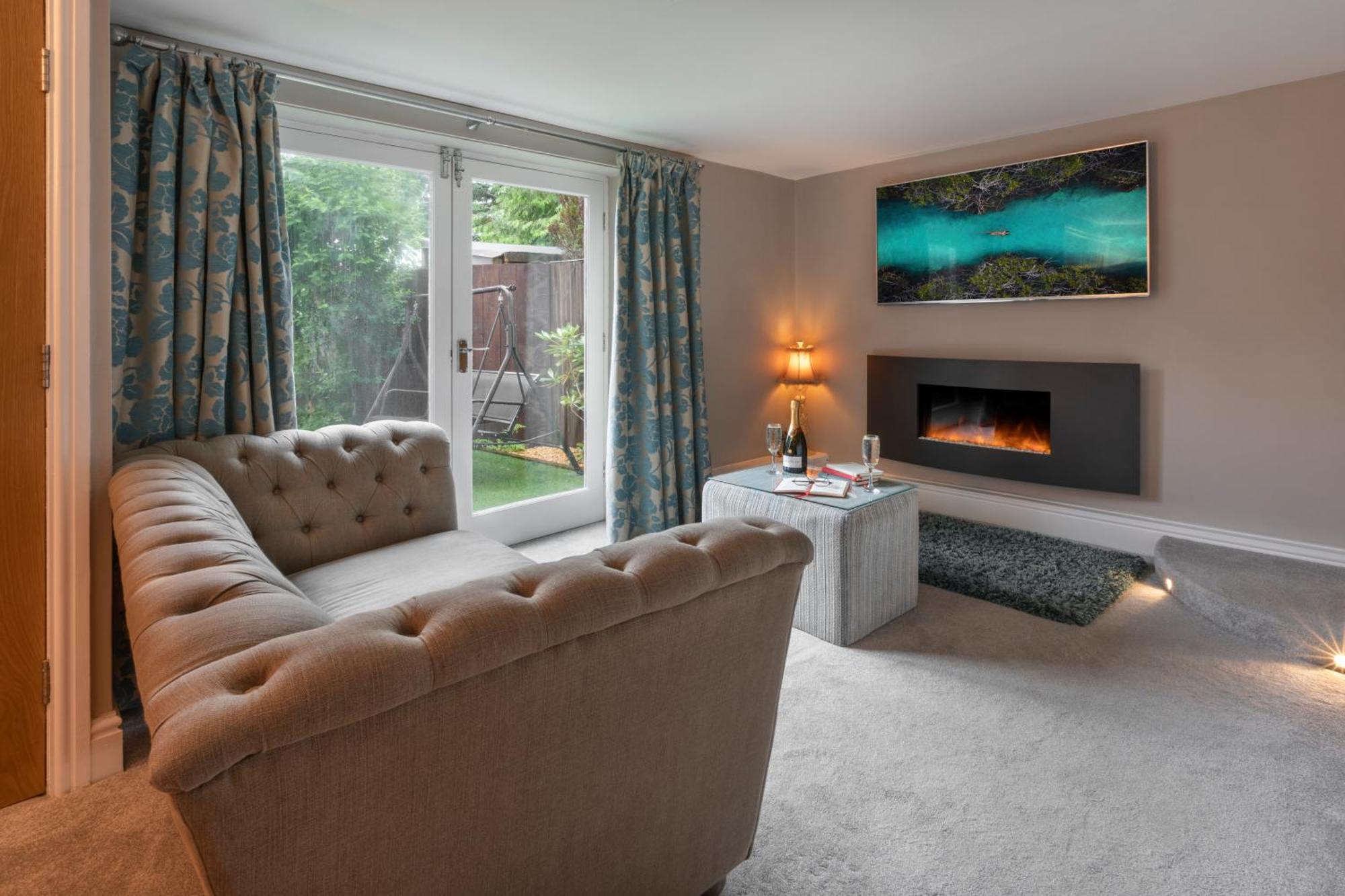 Aphrodites Group - Luxury Hot Tub Suites In Central Lake District! โบว์เนส ออน วินเดอเมียร์ ภายนอก รูปภาพ